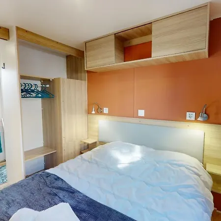 Mobil Domaine Avec Piscine Proche Nyaraló La Parée Preneau