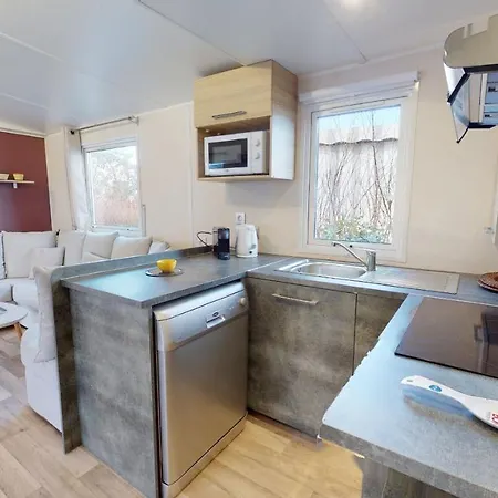 Mobil Domaine Avec Piscine Proche Ferienhaus *
